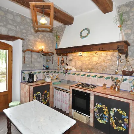 Vila Cecilia Trevinano